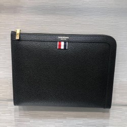 톰브라운 THOM BROWNE 클러치백 미디움