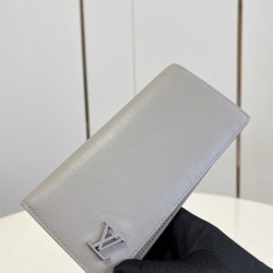 루이비통 Louis Vuitton 장지갑 M81153