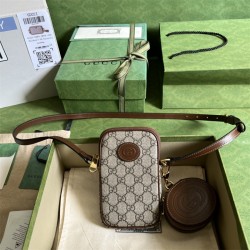 구찌 GUCCI 남여공용 크로스백  GG슈프림 메신저 숄더백 700959