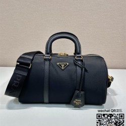 프라다 PRADA 리에디션 1978 미디엄 리나일론 및 사피아노 가죽 탑 핸들 백