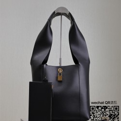 생로랑 탠저 Tanger 패드락 팬던트 레더 숄더백 블랙 773686