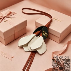 미우미우 백참  키링